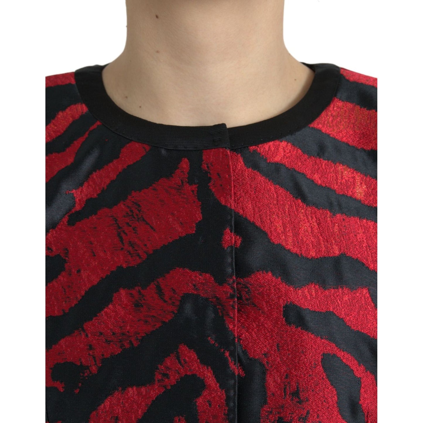 Dolce & Gabbana Black Red Patterned Cropped Coat Jacket 1728,67345645728,Black and Red,Clothing,Coats - Jackets & Coats - Clothing,Dolce & Gabbana,IT42|M,IT46|XL,Jackets & Coats - Clothing,Jackets & Coats - Women - Clothing,Material: 85% Polyester 7% Acet